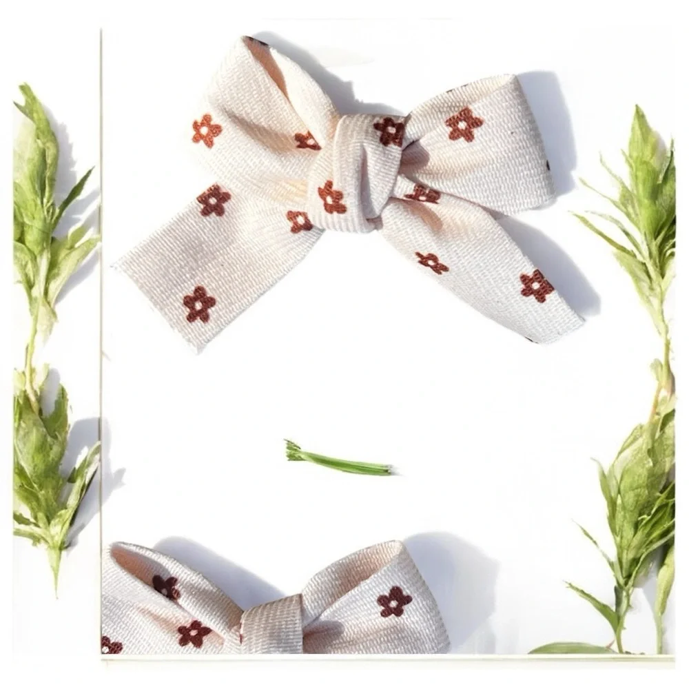 Adorable Spring cream color with flowers printed Hair Bows Set NWT